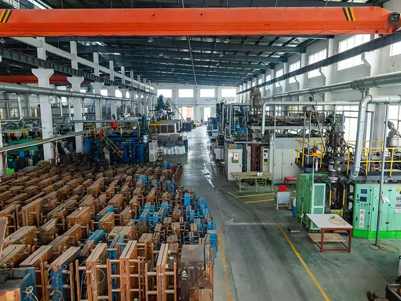 Blow molding equipment