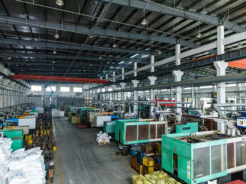 Injection molding equipment